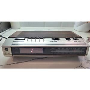 GE Radio Alarm Clock-AM/FM-Vintage 1980s - Tested It Works!